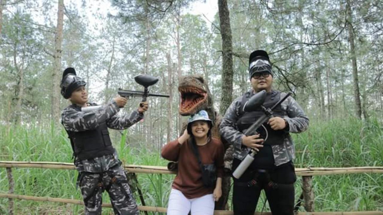 Lawu Forest Camp Sarangan Exterior photo
