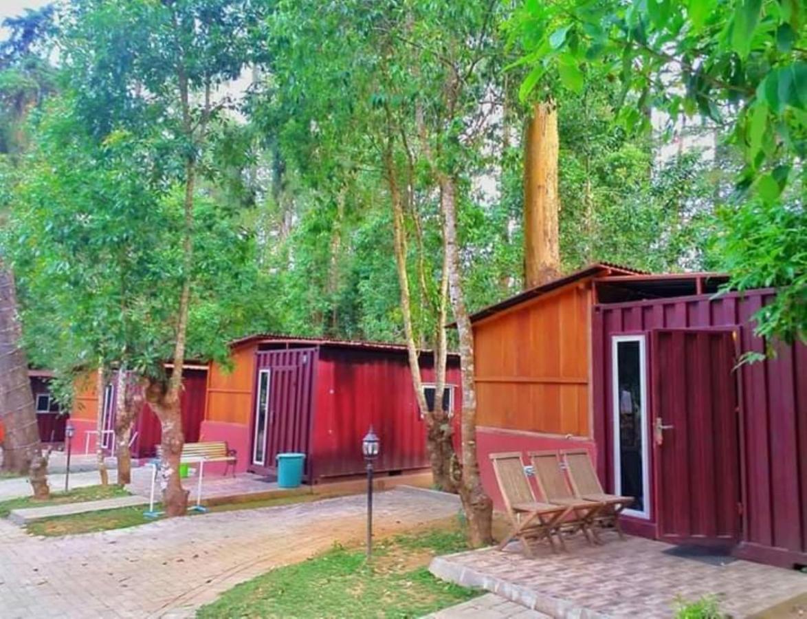 Lawu Forest Camp Sarangan Exterior photo
