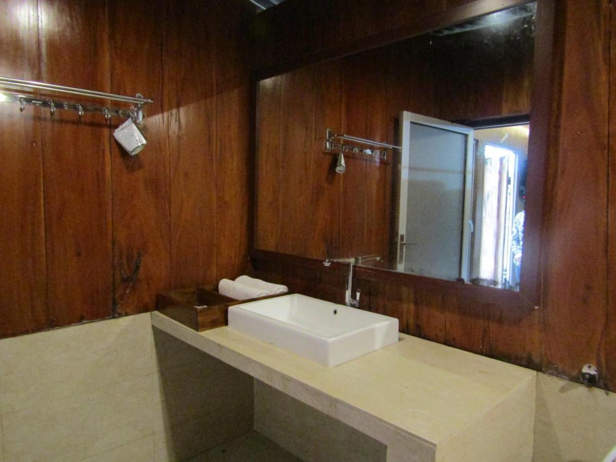 Lawu Forest Camp Sarangan Exterior photo
