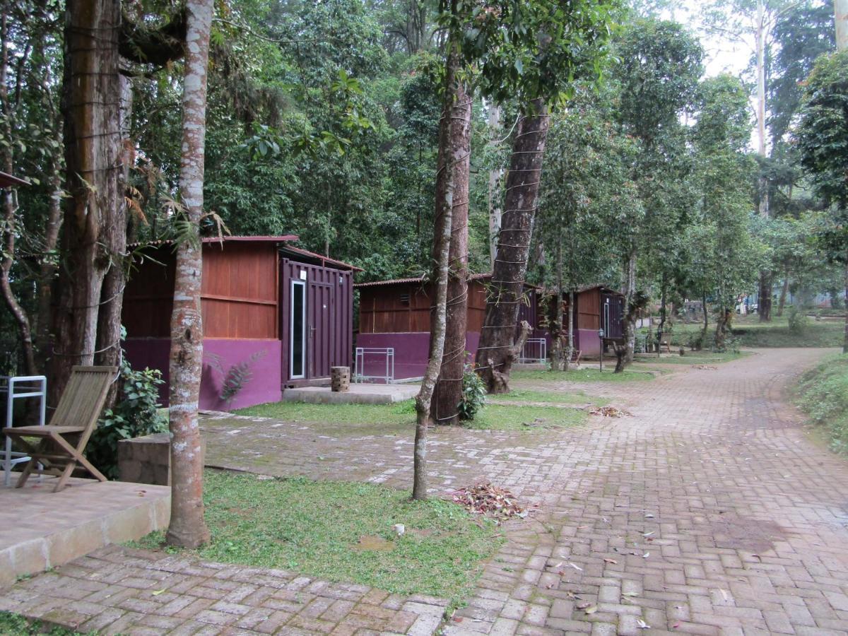 Lawu Forest Camp Sarangan Exterior photo